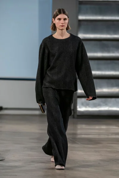 Look 14